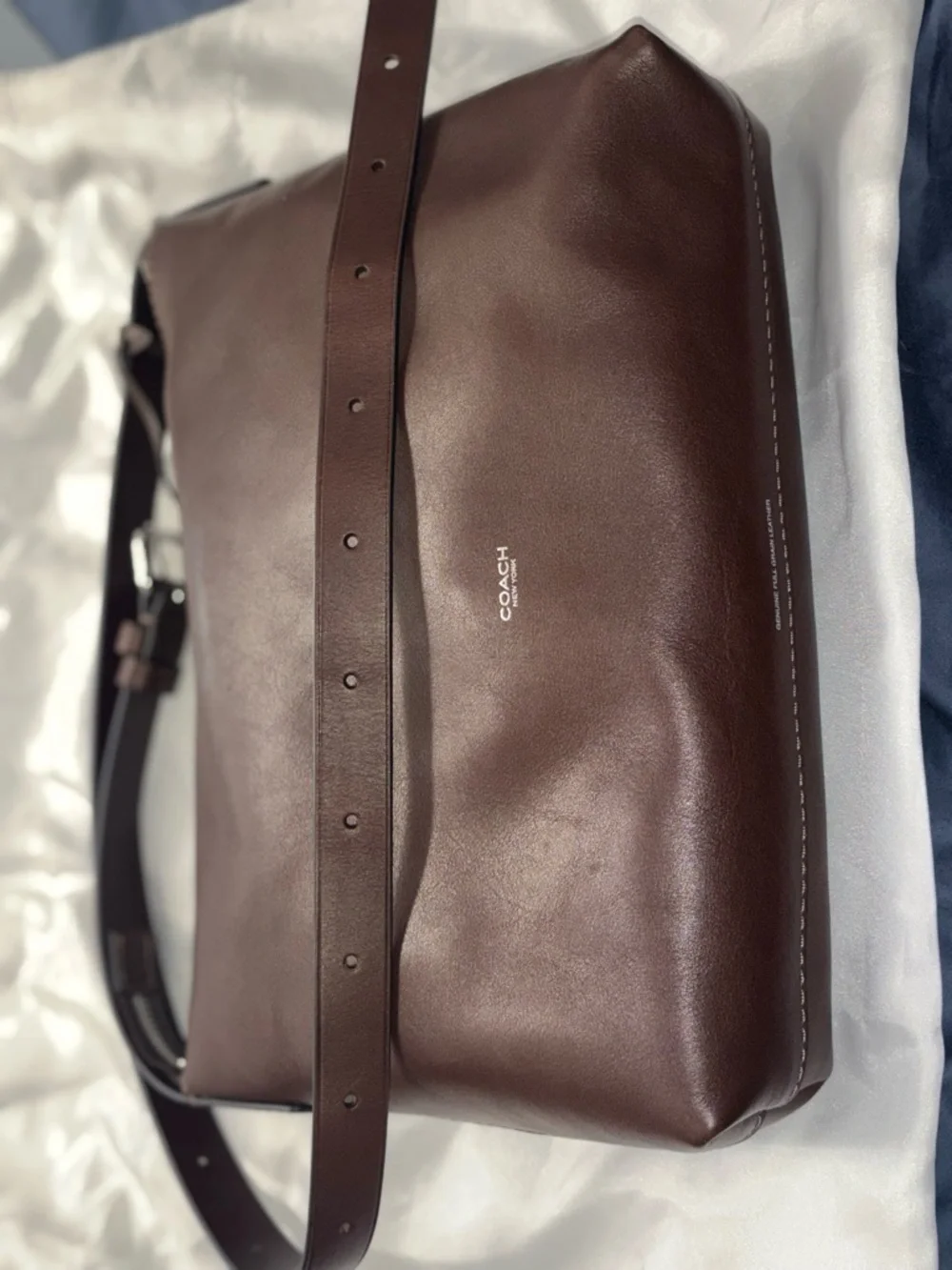 Coach Mott Messenger 33 in Maple - Picture 2 of 6